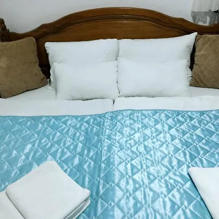 Historic Charm And Modern Comfort Apartament *